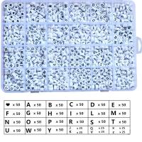 Koraliki akrylowe alfabet, Akryl, Płaskie koło, DIY & emalia, biały i czarny, 7mm, 1200komputery/Box, sprzedane przez Box