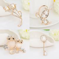 Zinc Alloy Brooches with Rhinestone plated & micro pave rhinestone & for woman 32*60mm Sold By PC