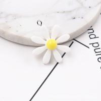 Resin Pendant, Daisy, plated, durable & DIY, more colors for choice, 29mm, 50PCs/Bag, Sold By Bag