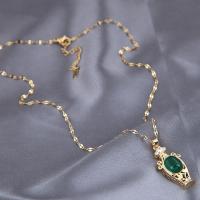 Messing Halskette, mit Jade, goldfarben plattiert, Micro pave Zirkonia & für Frau, keine, frei von Nickel, Blei & Kadmium, 14x33mm, verkauft per 15.7 ZollInch Strang