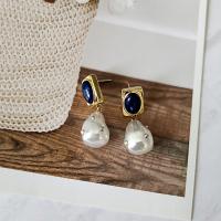 Messing Tropfen Ohrringe, mit Kunststoff Perlen, goldfarben plattiert, für Frau & mit Strass, weiß, frei von Nickel, Blei & Kadmium, 11x38mm, verkauft von Paar