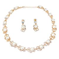Conjuntos de joyería de aleación de zinc, pendiente & collar, con Perlas plásticas, chapado en color dorado, para mujer & con diamantes de imitación, Blanco, libre de níquel, plomo & cadmio, 16x35mm, Vendido por Set