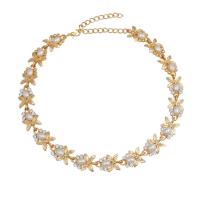 Zink Alloy Jewelry Sets, Stud Örhänge & halsband, med Plast Pearl, guldfärg pläterade, för kvinna & med strass, vit, nickel, bly och kadmium gratis, 20mm, Längd 16.9 inch, Säljs av Ställ