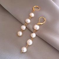 Freshwater Pearl Örhängen, Zink Alloy, med Freshwater Pearl, mode smycken, vit,  6.8x0.9cm, Säljs av Par