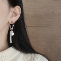 Fashion Fringe Boucles d'oreilles, alliage de zinc, avec perle d'eau douce cultivée & strass, bijoux de mode, argent, 11X2.5cm, Vendu par paire