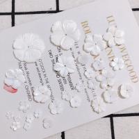 Perles de coquillages blancs, Lèvre blanche, gravé, DIY & styles différents pour le choix, plus de couleurs à choisir, 2PC/sac, Vendu par sac