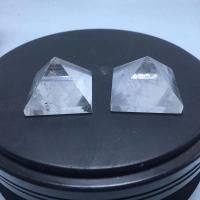quartz clair Décoration pyramide, Pyramidal, poli, blanc, 40-50mm, Vendu par PC