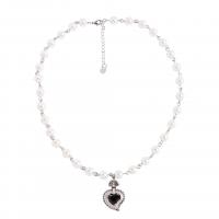 Plastové perlový náhrdelník, Mosaz, s Plastové Pearl, s 2inch extender řetězce, Srdce, platina á, různé styly pro výběr & pro ženy, nikl, olovo a kadmium zdarma, Prodáno za Cca 18.7 inch Strand