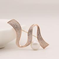 Fashion Brooch Jewelry Brass with Plastic Pearl gold color plated micro pave cubic zirconia & for woman white Sold By PC