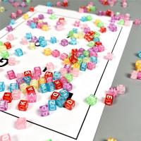 Perles acrylique alphabet, Carré, DIY, couleurs mélangées, 6x6mm, 500sol/sac, Vendu par sac