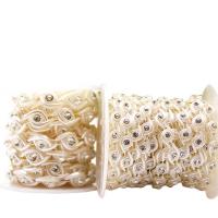 Brin de guirlande de perle, Plastique ABS perle, avec strass, beige, 10mmuff0c15mm, Vendu par bobine