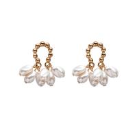 Boucles d'oreilles en alliage de zinc, avec perle de plastique, Placage de couleur d'or, pour femme, 30x30mm, Vendu par paire