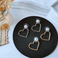 Zinklegierung Ohrringe, mit Kunststoff Perlen, Herz, 14 K vergoldet, Modeschmuck & für Frau, keine, frei von Nickel, Blei & Kadmium, 28x24mm, verkauft von Paar