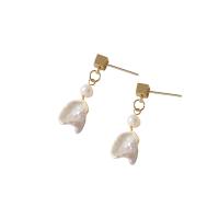 Freshwater Pearl Earrings, Brass, with Freshwater Pearl, fashion jewelry & for woman, nickel, lead & cadmium free, 34x14mm, Sold By Pair