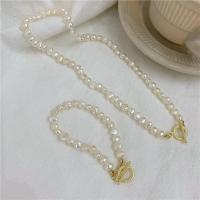 Freshwater Pearl Mässing Chain Necklace, med Mässing, Donut, 14K guldpläterad, olika stilar för val & för kvinna, Säljs av Strand