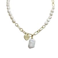 Freshwater Pearl Brass Chain Necklace, Pérolas de água doce, with cobre, Irregular, banhado a ouro genuino, joias de moda & para mulher, vendido para Aprox 20.8 inchaltura Strand