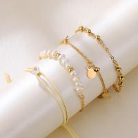 Bracelet en alliage de zinc, Bracelet, avec perle, Placage, 4 pièces & pour femme, doré, Vendu par fixé