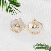 Brass Jewelry Pendants with White Shell real gold plated white nickel lead & cadmium free Sold By PC