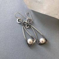 Boucles d'oreilles en alliage de zinc, avec perle de plastique, Placage, bijoux de mode & pour femme, 55x13mm, Vendu par paire