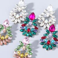Boucles d'oreilles en alliage de zinc, bijoux de mode & pour femme & avec les strass de verre, plus de couleurs à choisir, Vendu par paire