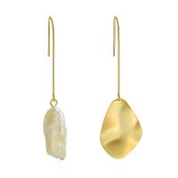 Boucles d'oreilles asymétriques, alliage de zinc, avec perle d'eau douce cultivée, pour femme, doré, 62x16mm, Vendu par paire