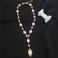Collier de chaîne en laiton de perles d'eau douce, perle d'eau douce cultivée, avec laiton, avec 1.96 inch chaînes de rallonge, Plaqué d'or, styles différents pour le choix & pour femme, blanc, Longueur:Environ 21.7 pouce, Vendu par PC