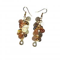 Boucles d'oreilles pendantes en laiton, avec perle de plastique, Placage de couleur d'or, styles différents pour le choix & pour femme, 70mm, Vendu par paire