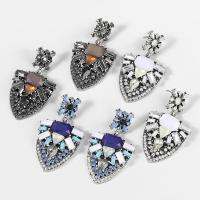 Boucles d'oreilles en alliage de zinc, avec strass acrylique, bijoux de mode & pour femme & avec strass, plus de couleurs à choisir, 56x33mm, Vendu par paire