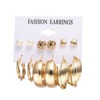 Boucles d'oreilles en alliage de zinc, avec perle de plastique, Placage de couleur d'or, pour femme, 0.9cm,0.8cm,0.7cm,2.5cm,3cm,3.2cm, Vendu par fixé