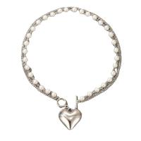 Plastik-Perlenkette, Zinklegierung, mit Kunststoff Perlen, Herz, silberfarben plattiert, Doppelschicht & Modeschmuck, Silberfarbe, Länge:48 cm, verkauft von PC