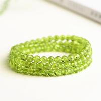 Olivine naturelle bracelet, trois couches & pour femme, vert, 5~5.5mm, Environ 105PC/brin, Vendu par Environ 20.66 pouce brin