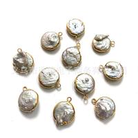 Pendentifs perles d'eau douce, perle d'eau douce cultivée, avec laiton, Plat rond, Placage de couleur d'or, bijoux de mode & DIY, 16x20mm, Vendu par PC