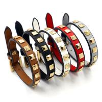 Bracelets cordon PU, cuir PU, avec alliage de zinc, Placage de couleur d'or, with rivet stud & unisexe, plus de couleurs à choisir, 250x10mm, Vendu par PC