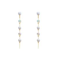 laiton Boucle d'oreille goutte, avec perle de plastique & Acrylique, coeur, bijoux de mode & pour femme, blanc, 110x10mm, Vendu par paire