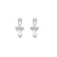 Zinklegierung Ohrringe, mit Kunststoff Perlen, Platinfarbe platiniert, Micro pave Zirkonia & für Frau, 25x48mm, verkauft von Paar