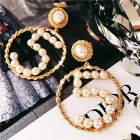 Orecchini in lega di zinco, lega in zinco, with perla in plastica, gioielli di moda & per la donna, dorato, 80x50mm, Venduto da coppia