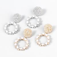 Boucles d'oreilles en alliage de zinc, avec Plastique ABS perle, bijoux de mode & pour femme & avec zircone cubique, plus de couleurs à choisir, 56x33mm, Vendu par paire
