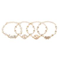 Bracelet en alliage de zinc, avec perle de plastique, avec 1.96 inch chaînes de rallonge, Placage de couleur d'or, styles différents pour le choix & pour femme & avec strass, Longueur:Environ 5.9 pouce, Vendu par PC