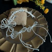 Kunststoff Perlen Mode Schmuckset, Stirnband & Ohrring, mit Zinklegierung, handgemacht, für Braut, weiß, 30*8CM ; 16*16CM, verkauft von setzen