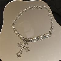 Zinc Alloy smykker halskæde, med Plastic Pearl, Kryds, platin farve forgyldt, mode smykker & for kvinde & med rhinestone, 40x50mm, Længde Ca. 15.3 inch, Solgt af PC
