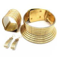 plastique parure de bijoux, Bracelet & boucle d'oreille & collier, trois pièces & pour femme, plus de couleurs à choisir, 360mm, 275mm, 13x17mm, Vendu par fixé