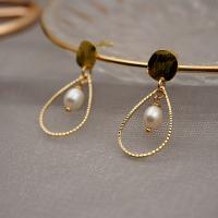 Freshwater Pearl Earrings Brass with Freshwater Pearl plated fashion jewelry & for woman golden 38mm Sold By Pair