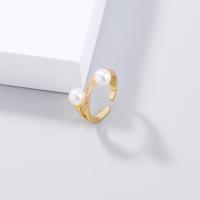 Kubieke Circonia Micro Pave Brass Ring, Messing, met Plastic Pearl, Verstelbare & micro pave zirconia & voor vrouw, gouden, 17mm, Verkocht door PC