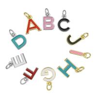Bijoux pendentifs en laiton, Lettre d’alphabet, Placage, styles différents pour le choix & émail, plus de couleurs à choisir, 10*11*1mm,8*12*1mm,9*11*1mm,9*12*1mm, Trou:Environ 3mm, Vendu par PC