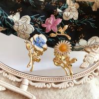 Zinc Alloy Brooches Flower gold color plated & for woman & enamel & with rhinestone Sold By PC