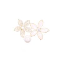 Cubic Zirconia Brooch, Brass, with White Shell & Plastic Pearl, Flower, real gold plated, micro pave cubic zirconia & for woman, nickel, lead & cadmium free, 30x47mm, 10PCs/Lot, Sold By Lot
