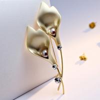 Zinc Alloy Brooches with Shell Pearl Tulip plated for woman & with rhinestone nickel lead & cadmium free Sold By PC