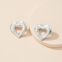 Zinc Alloy Stud Earring Heart fashion jewelry & for woman & hollow silver color nickel lead & cadmium free Sold By Pair