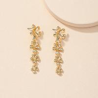 Zinc Alloy Drop Earrings Flower gold color plated fashion jewelry & for woman nickel lead & cadmium free Sold By Pair