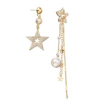asymmetrische Ohrringe, Zinklegierung, mit Kunststoff Perlen, Stern, goldfarben plattiert, für Frau & mit Strass & hohl, frei von Nickel, Blei & Kadmium, 65mm, 25x72mm, verkauft von Paar